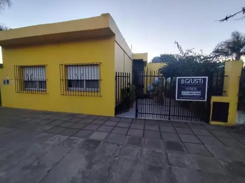 Venta casa 4 ambientes Merlo