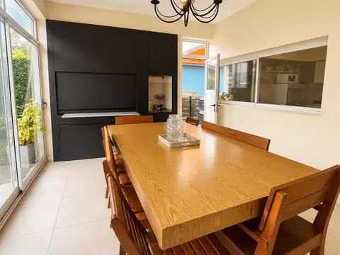Casa  en Venta en Barrio Los Jazmines, Pilar del Este, Pilar