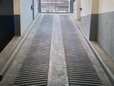 COCHERA SUBSUELO / EXCELENTE UBICACION
