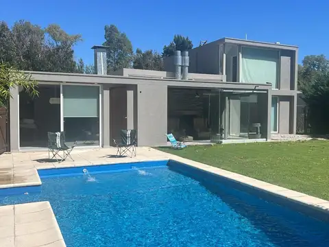 Casa de 5 ambientes en Barrio cerrado Valle Claro Benavidez