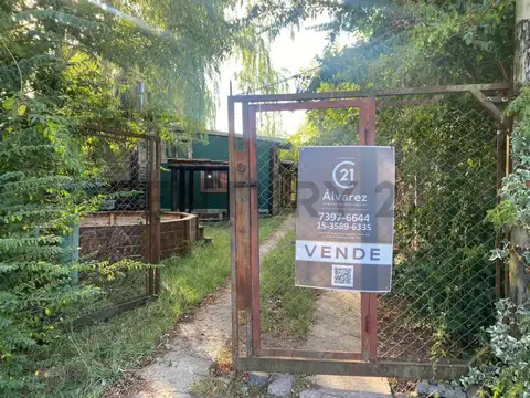 Oportunidad de inversión en esquina LOTE CON CASA A RECICLAR– Gran potencial