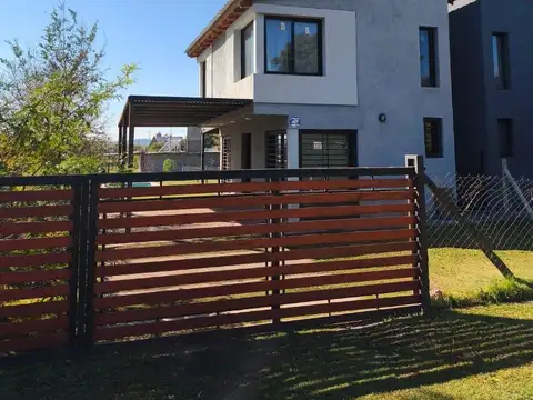 CASA EN VENTA POTRERO DE GARAY 