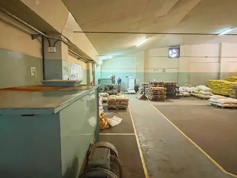 Galpon en Venta 30  mts Fondo