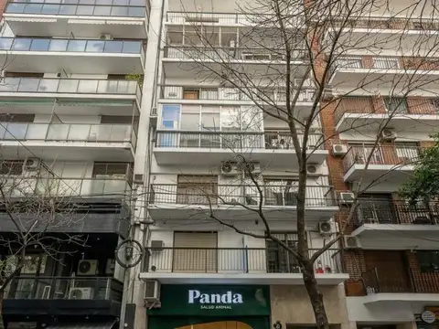 Departamento 2 ambientes en Recoleta con dos balcones