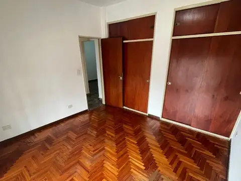 HERMOSO Y GIGANTE PH DE 3 AMBIENTES PISO UNICO AL FRENTE CON BALCON Y PATIO