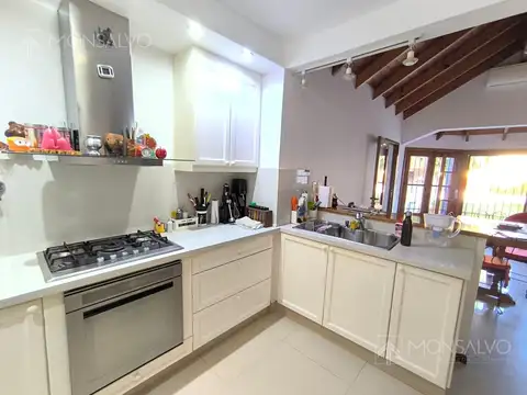 Casa en Venta con 1 cochera