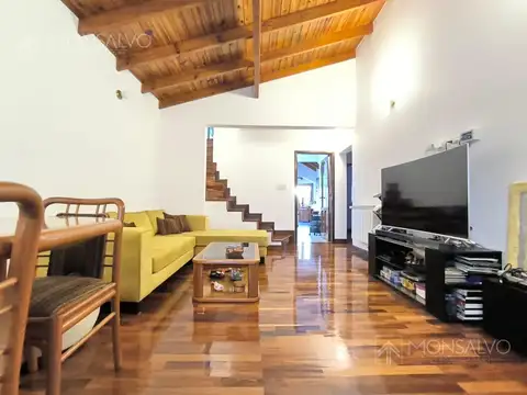 Cuba al 3100 entre Artigas y Belgrano