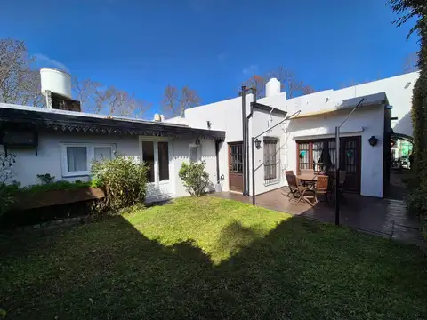 Casa 6 ambientes con 3 baños