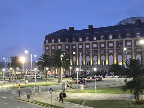 Venta Departamento 3 Ambientes Dependencia Balcon Patio Vista Mar Plaza Colon