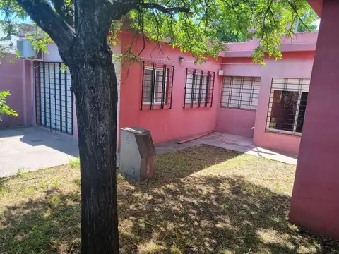 VENTA CASA 4 AMBIENTES - JOSÉ C. PAZ