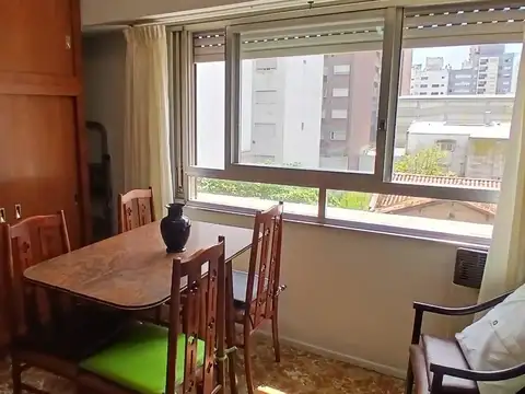 Venta de departamento - 1 ambiente - a la calle - Plaza Colon - Mar del Plata