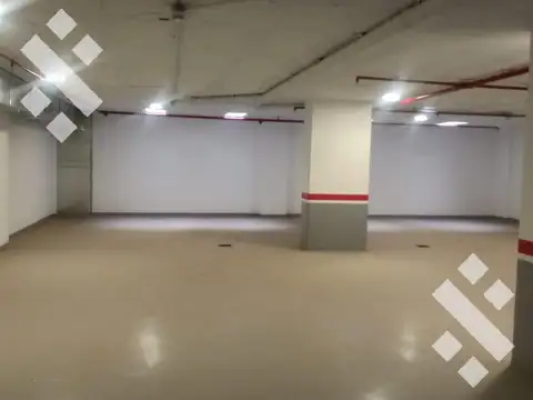 Oficina en Venta con 20 cocheras