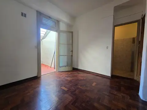 Depto Tipo Casa 2 ambientes con 1 baño