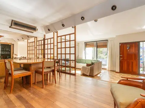 Venta casa Parque Chas c/cochera, balcón y terraza