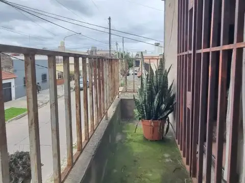 Depto Tipo Casa 2 ambientes con 1 baño