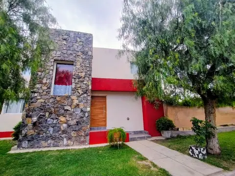 Casa en Venta en Godoy Cruz, USD 218.000