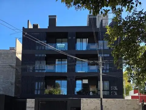 DEPARTAMENTO 2 DORMITORIOS C/COCHERA EN B° JARDIN