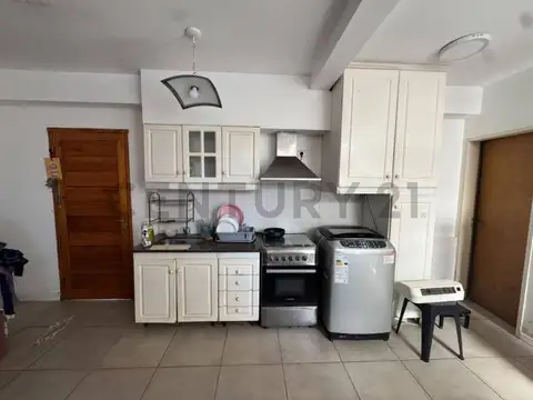 José C Paz 2300, Piso 0