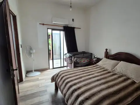 CASA 4 AMB DESARROLLADA TODA EN PLANTA BAJA - CON PARQUE PILETA Y QUINCHO !