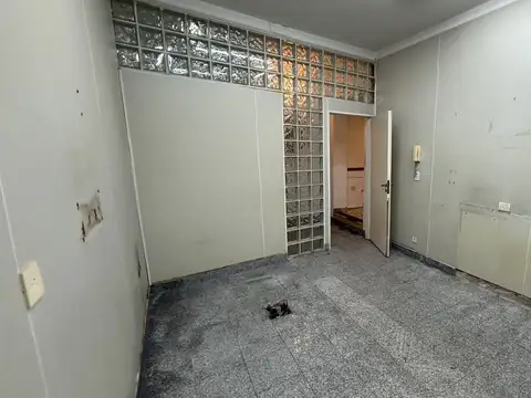 PH sin expensas para uso profesional o comercial Parque Patricios CABA alquiler