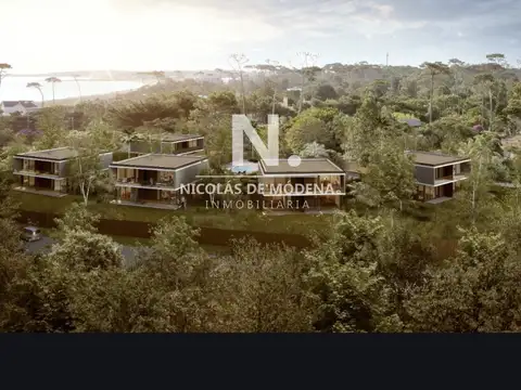 Vende casa de 3 dormitorios en Punta del Este, en obra