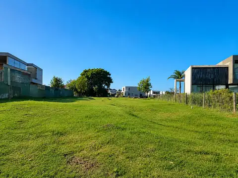 Terreno en Venta 20  mts Frente