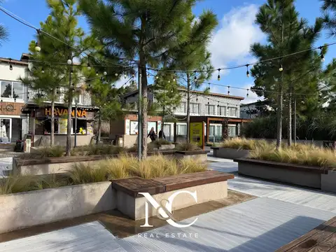 Local en Alquiler en Costa Esmeralda, USD 750