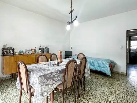 Casa 7 ambientes con 3 baños