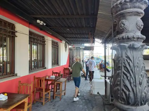 VENTA EDIFICIO ESQUINA  EZEIZA PB Y DOS PISOS