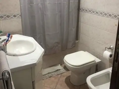 Depto Tipo Casa 4 ambientes con 1 baño