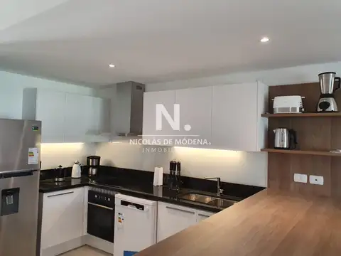 En venta apartamento en Punta Ballena de 4 dormitorios en complejo Solanas.