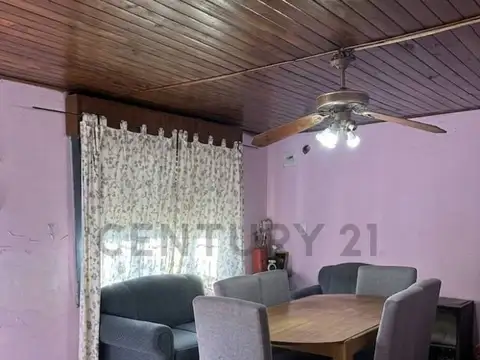 Casa quinta de 1327 M2 con casa a refaccionar en Mercedes ¡OPORTUNIDAD!