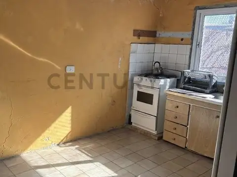 12 bis 100, Piso 0