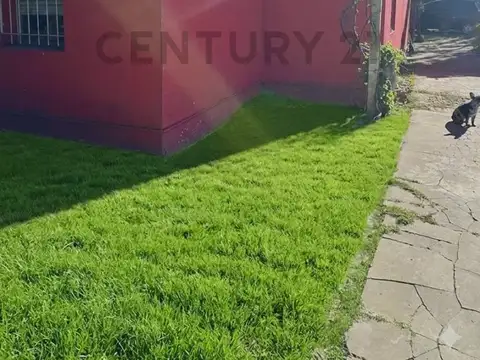 Casa quinta de 1327 M2 con casa a refaccionar en Mercedes ¡OPORTUNIDAD!