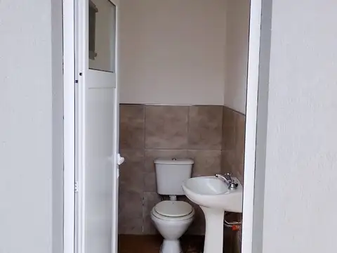 HERMOSA CASA EN BARRIO RESIDENCIAL