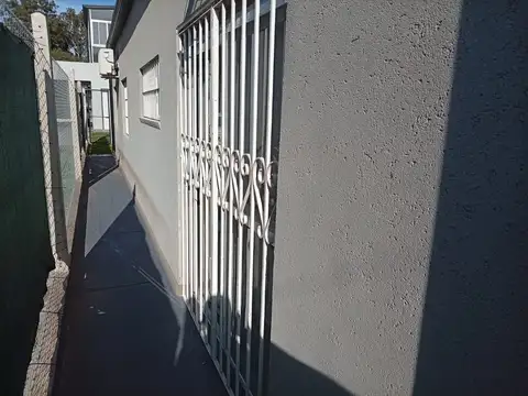 Casa en Alquiler con 1 cochera