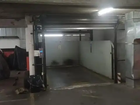 Cochera en Venta con acceso Ascensor