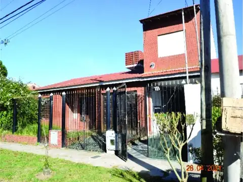 Chalet y Hermoso Departamento en barrio tranquilo - C606