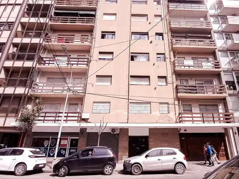 VENTA 3 AMBIENTES COCHERA PLAZA ESPAÑA LA PERLA