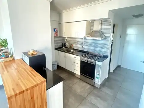 DEPARTAMENTO 4 AMBIENTES EN EDIFICIO DE CATEGORÍA