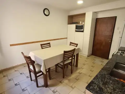 Casa en C. Urquiza 1400 - 2 Dorm, 2 Baños, Living