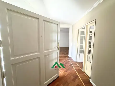 Casa en venta de 3 dormitorios con patio amplio y pileta en Urca