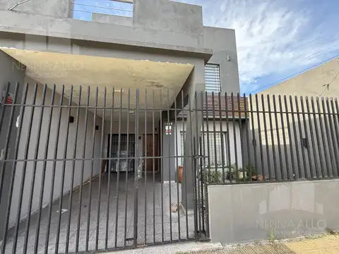 CASA 7 AMBIENTES EN VENTA CASTELAR NORTE