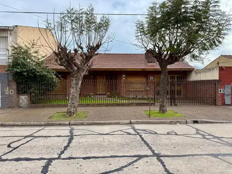 VENTA HERMOSA CASA 6 AMBIENTES JARDIN V LUZURIAGA