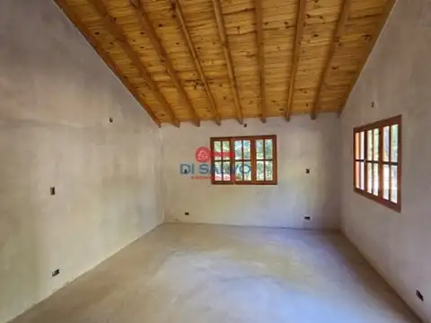 ¡Oportunidad única para invertir! 1000 m2 con Casa a terminar - Las Golondrina