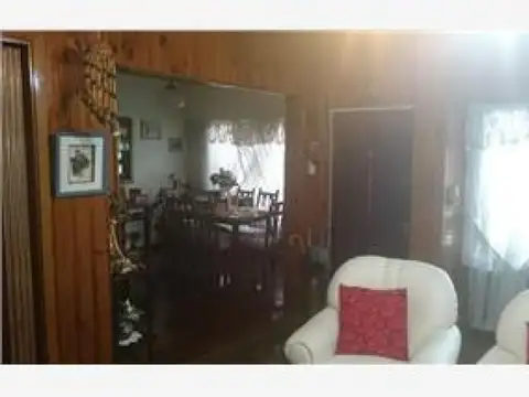 EXCELENTE CHALET EN LA MEJOR ZONA DE PADUA SUR EN TRES PLANT