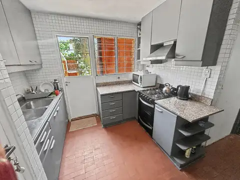 Casa 5 ambientes con 2 baños