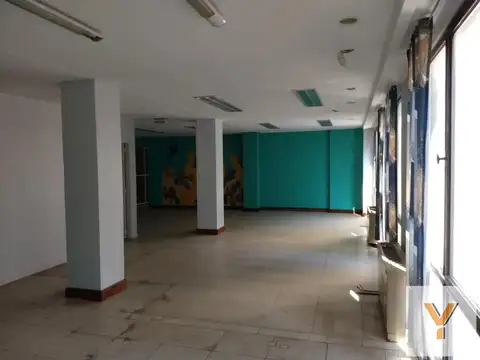 Oficina Comercial en alquiler - 22 Despachos 6 Baños - San Nicolás