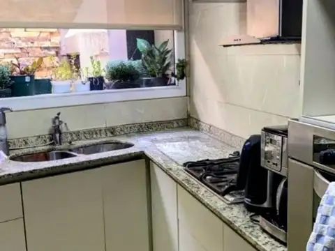 Depto Tipo Casa 6 ambientes con 2 baños