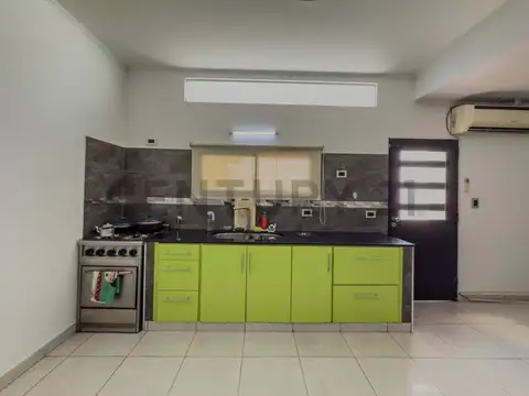 118 entre 36 y 37 200, Piso 0